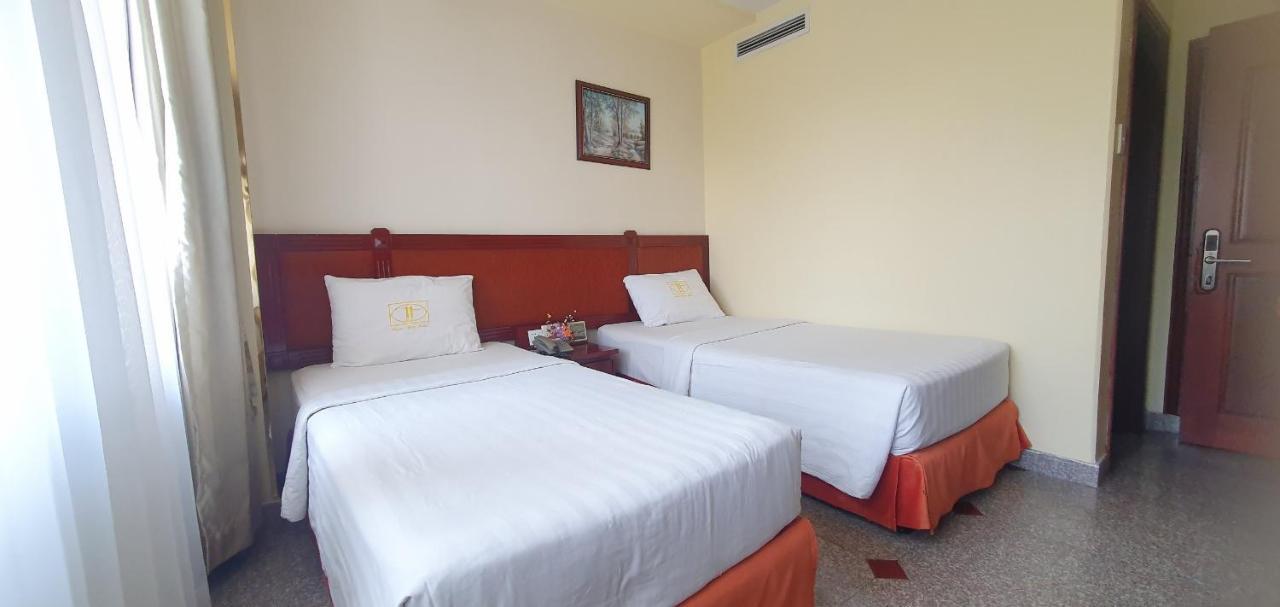 Khách sạn Lucasta Saigon 3*