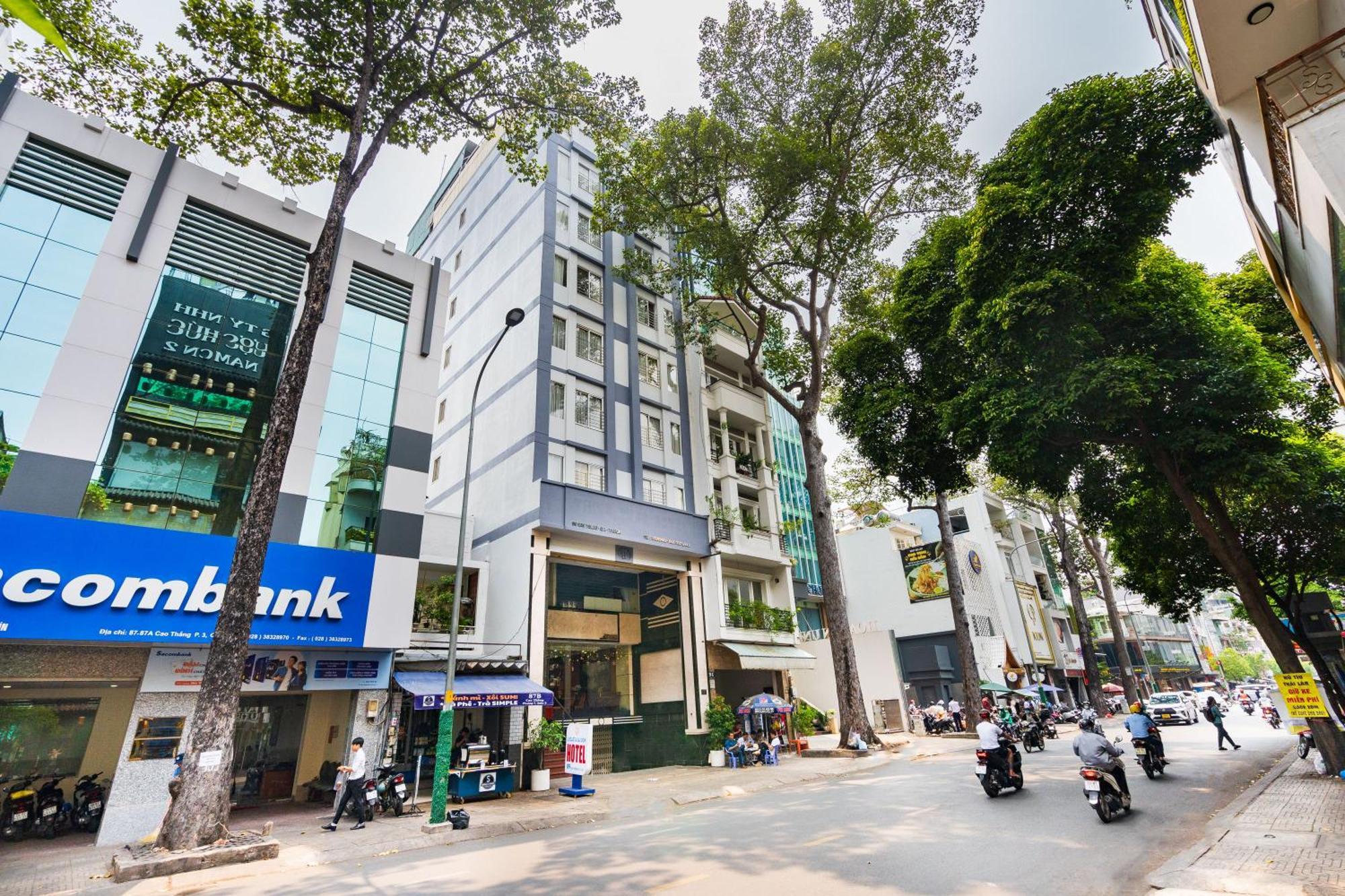 Khách sạn Lucasta Saigon